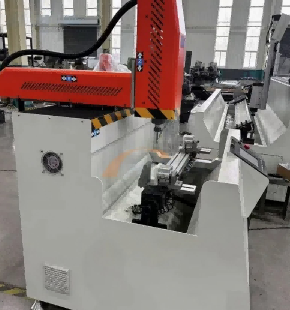 800 mm didelio standumo ir tikslaus CNC apdirbimo centras, skirtas didelių pjūvių pramoniniams aliuminio profiliams