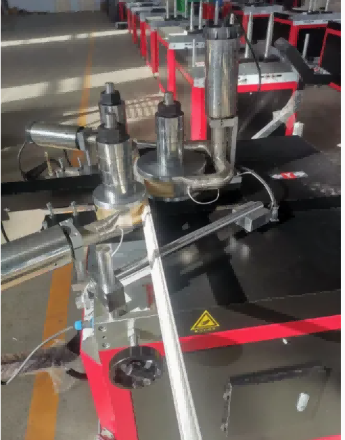 CNC lenkimo staklės aliuminio ir PVC langų / durų profiliams