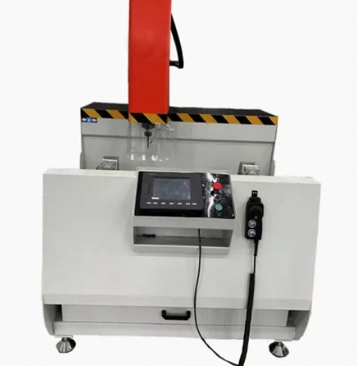 Didelio tikslumo 800 mm didelio našumo CNC apdirbimo centras pramoniniams aliuminio profiliams